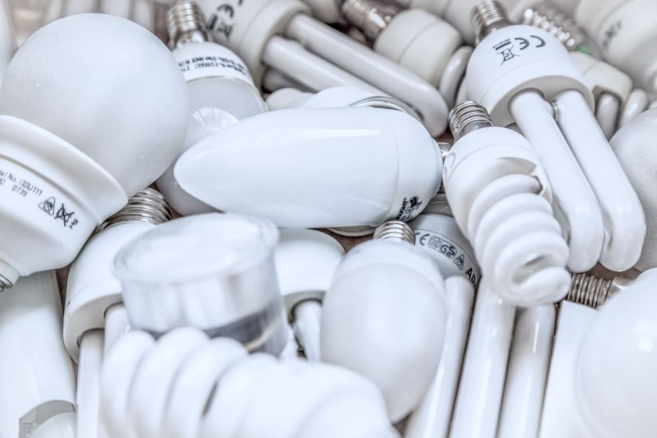 Thuiswerkplek met sfeervolle herfstverlichting Thuiswerkplek met sfeervolle herfstverlichting